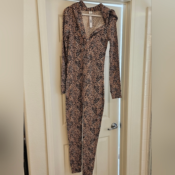 NWT Thermal Hooded Pajama Onesie sz Small - Picture 6 of 11